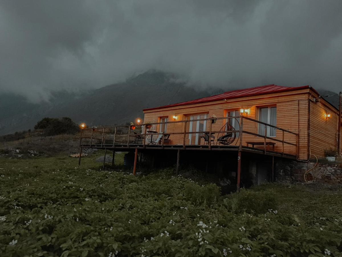 Guesthouse Elli & Cottages Kazbegi Eksteriør bilde