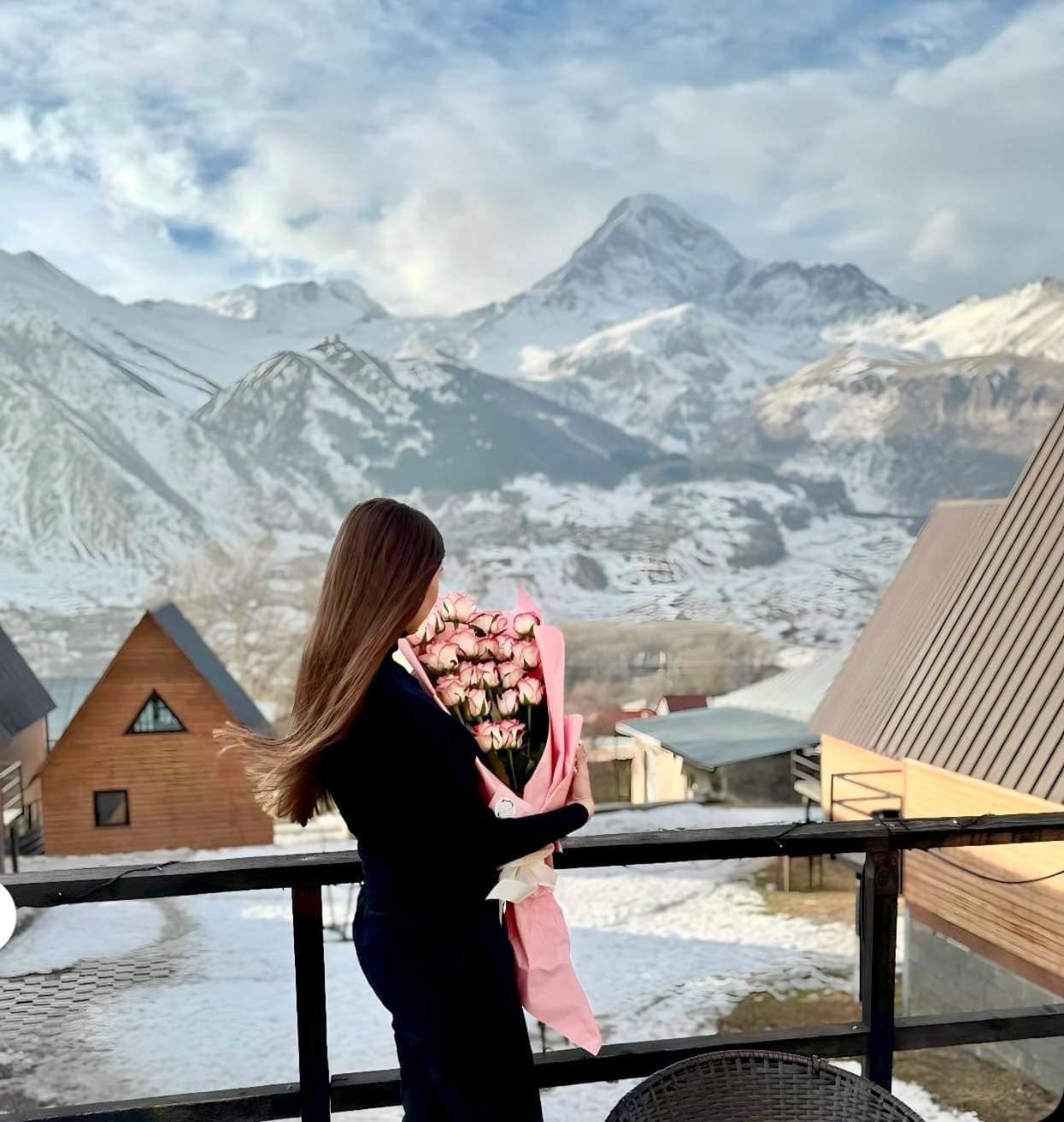 Guesthouse Elli & Cottages Kazbegi Eksteriør bilde
