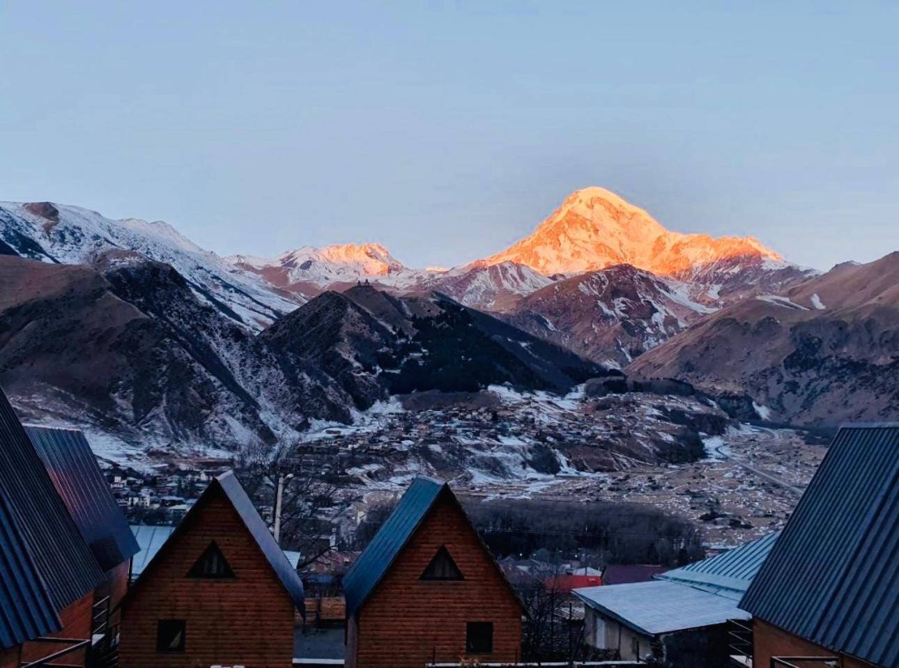 Guesthouse Elli & Cottages Kazbegi Eksteriør bilde