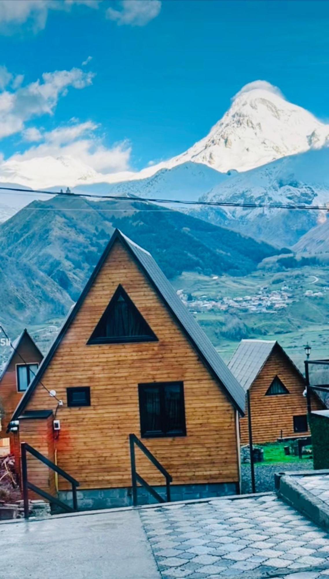 Guesthouse Elli & Cottages Kazbegi Eksteriør bilde
