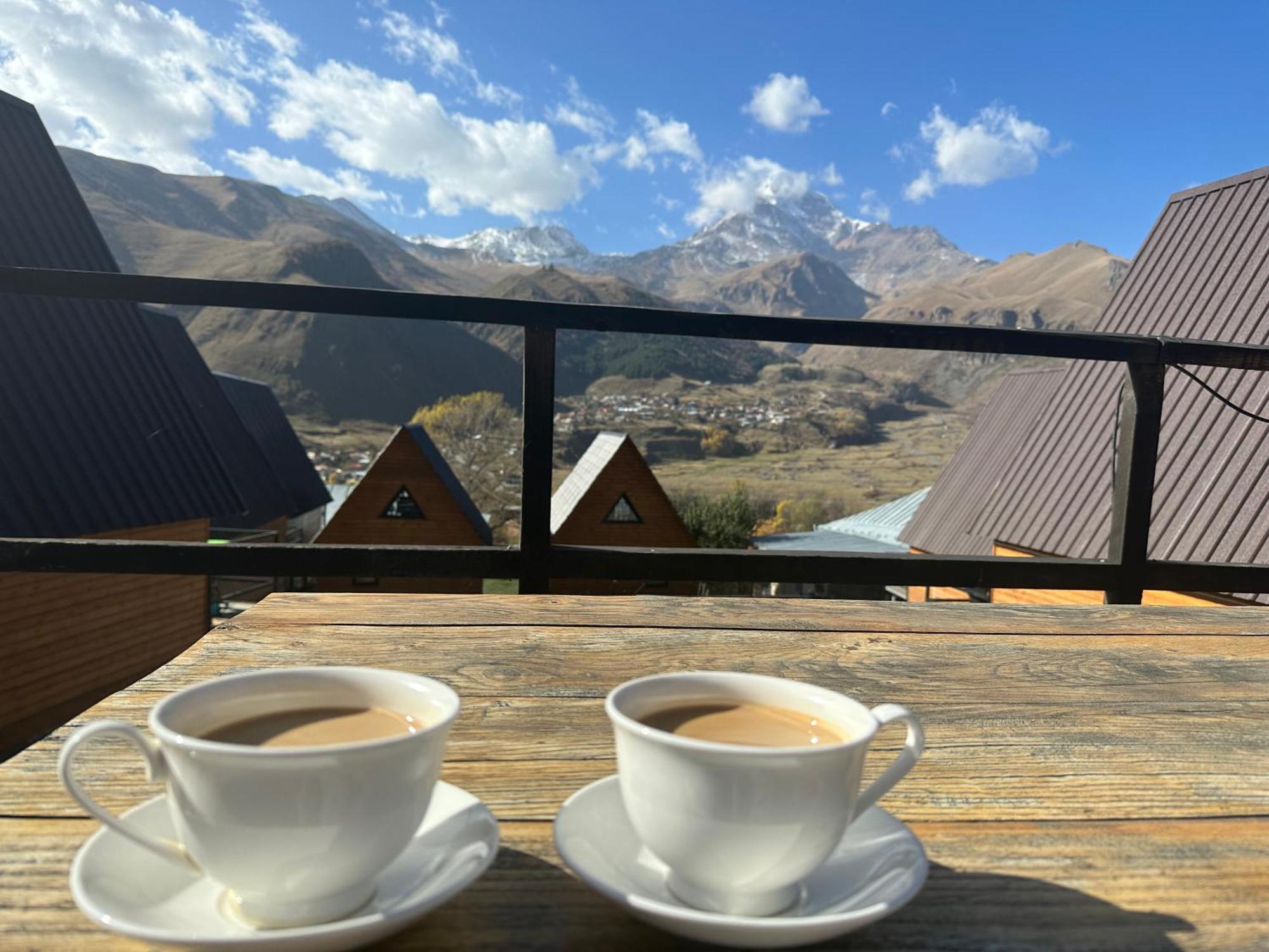 Guesthouse Elli & Cottages Kazbegi Eksteriør bilde