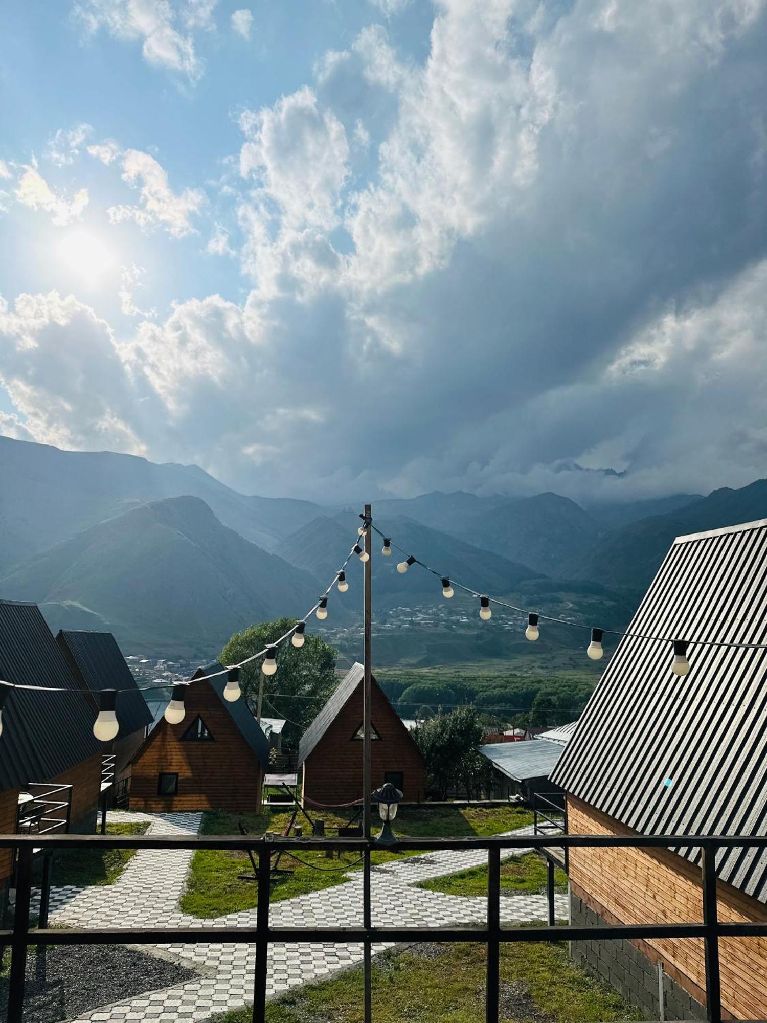 Guesthouse Elli & Cottages Kazbegi Eksteriør bilde