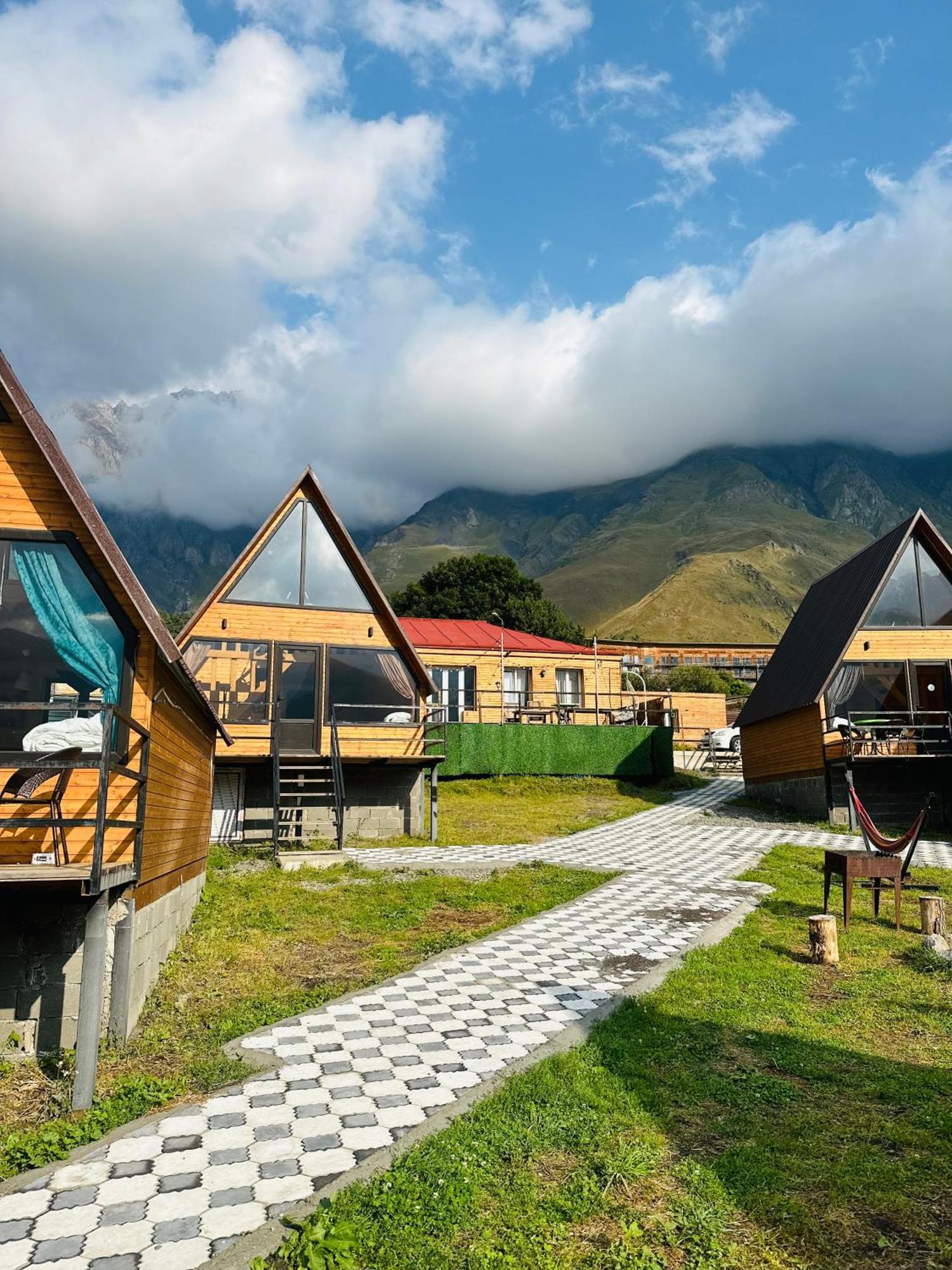 Guesthouse Elli & Cottages Kazbegi Eksteriør bilde