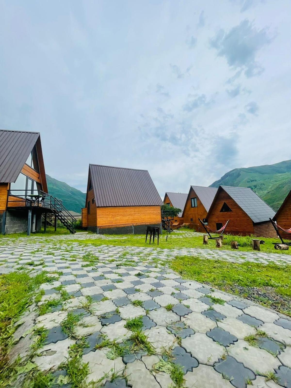 Guesthouse Elli & Cottages Kazbegi Eksteriør bilde